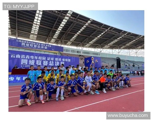 东风岭小学足球队奋勇拼搏展现青春风采助力校园体育文化发展