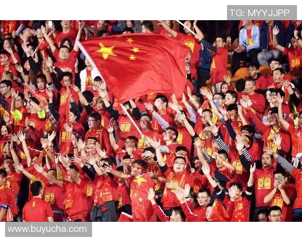 中乌足球比赛精彩回放分析与战术解读带你重温激烈对抗瞬间